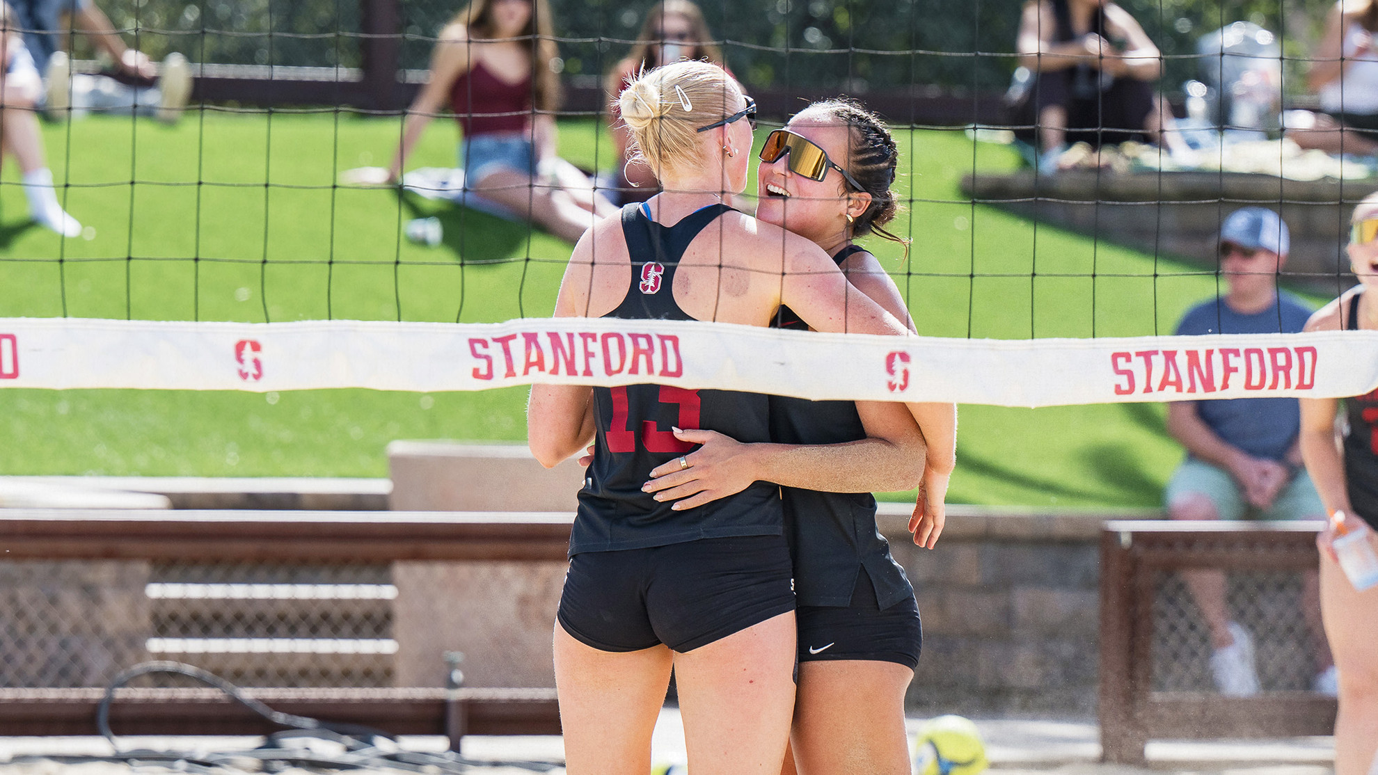 No. 1 Stanford Sweeps Oregon, Edges No. 13 LSU