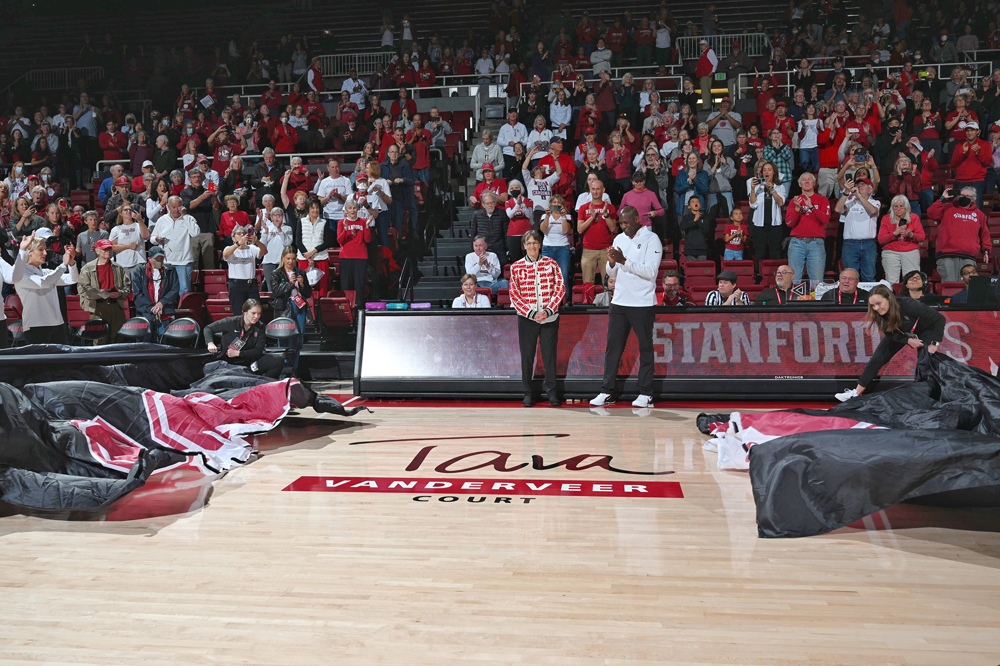Photo Gallery: Tara VanDerveer Court Unveiling - Stanford Cardinal ...