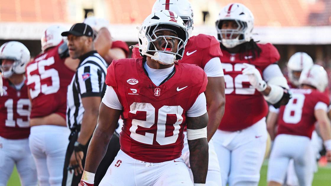 Stanford Cardinal football — Cardinal Secures Reunion Homecoming Victory over Elon